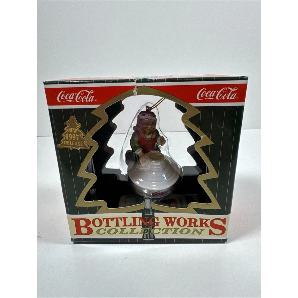 VTG 1997 Coke Coca-Cola Bottling Works Elf Polishing Bottle Cap Ornament